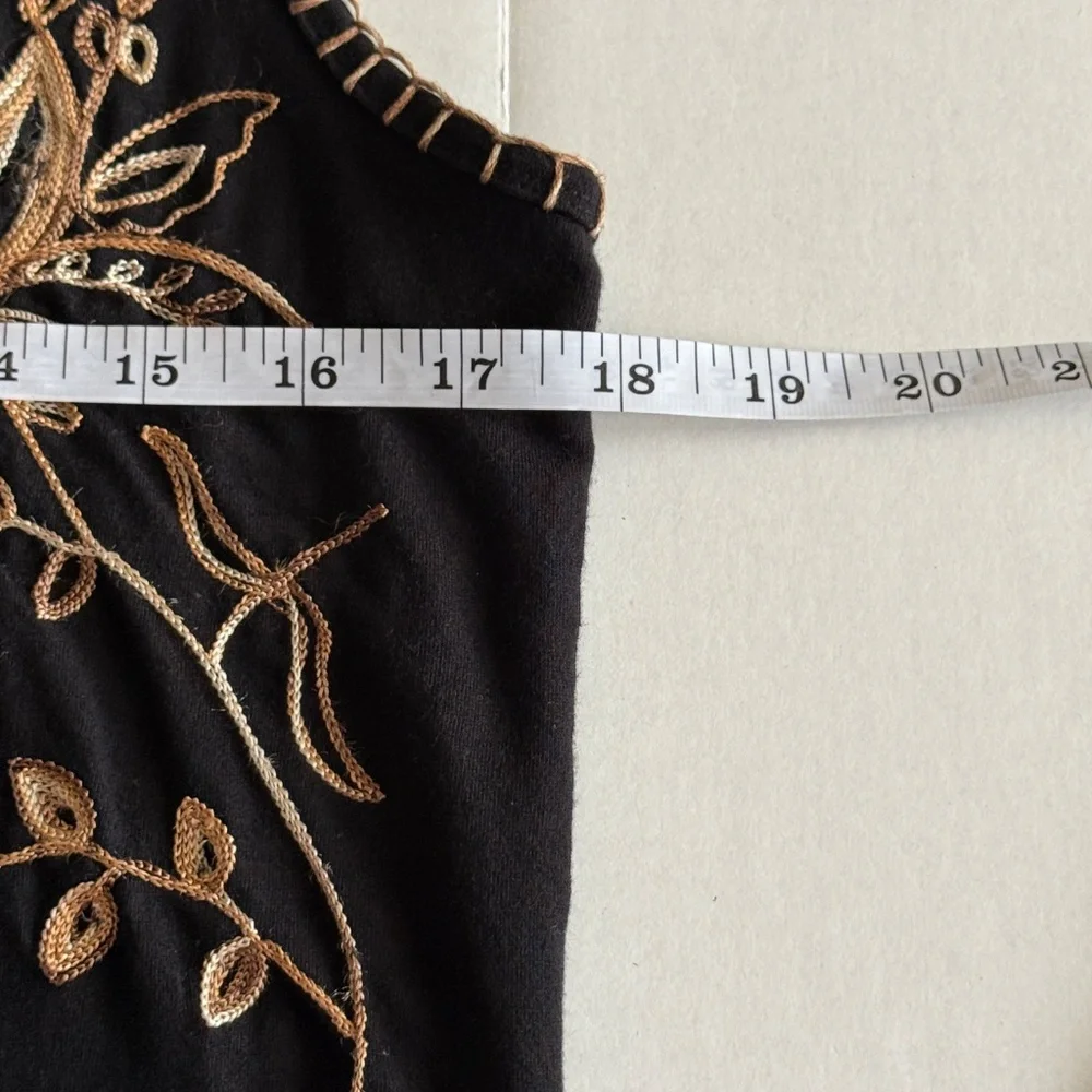 West End Embroidered Tank size Medium - Picture 5 of 10